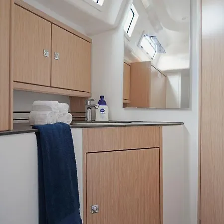 Luxury Sailing Boat Botel